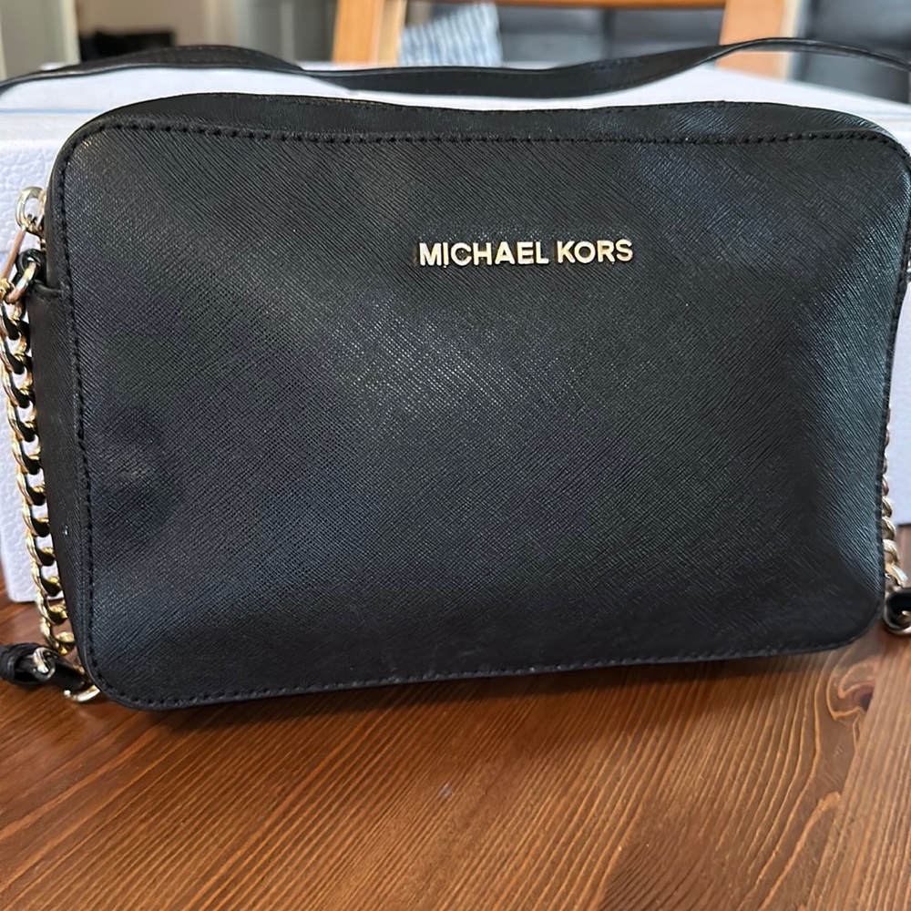 COPY - Micheal Kors crossbody purse